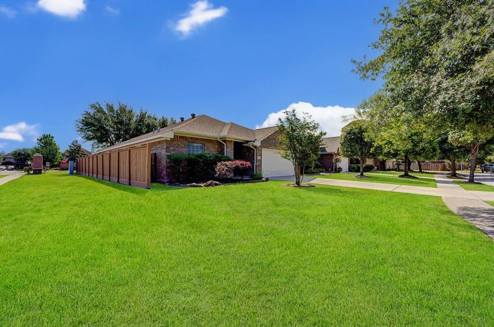 32403 Cross Spring Park Ln, Conroe, TX 77385