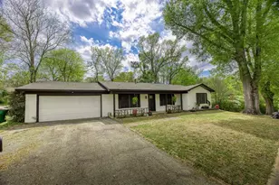 1406 E Brazos St, Palestine, TX 75801 - Photo 2