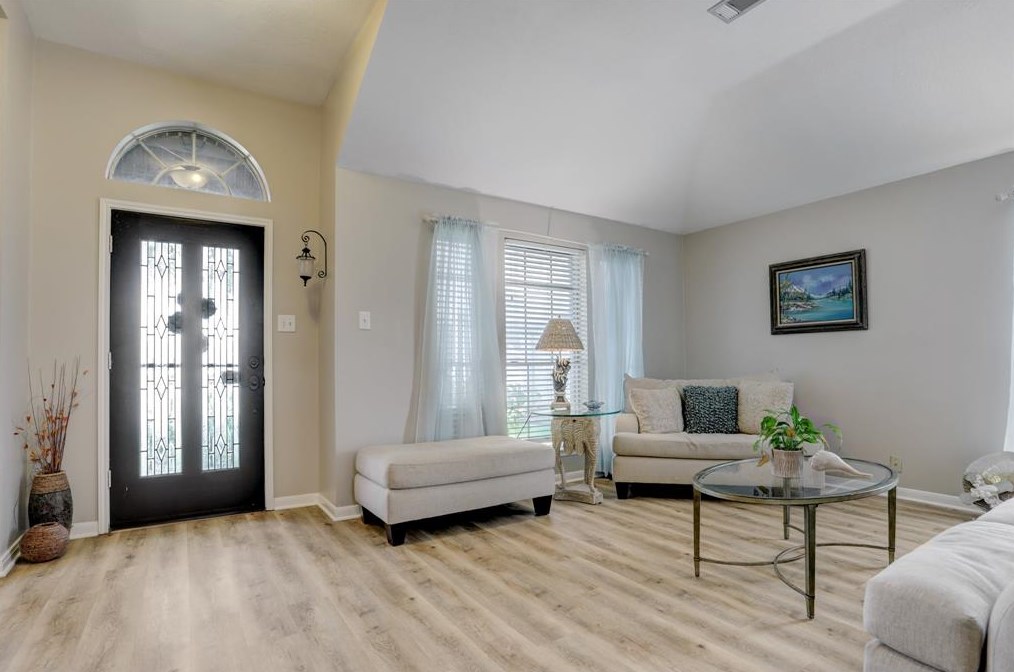 121 Barbetta Ct, League City, TX 77573