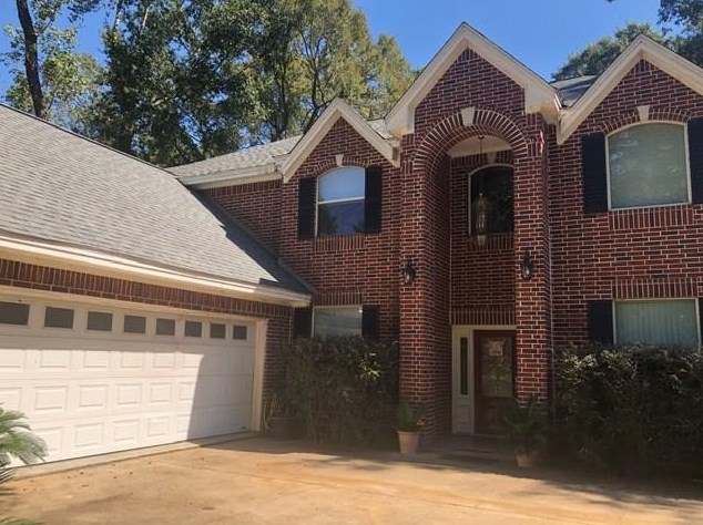 15208 Paradise View Dr, Panorama Village, TX 77318