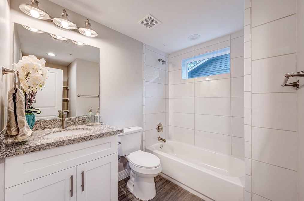 72 Burress St #4, Houston, TX 77022
