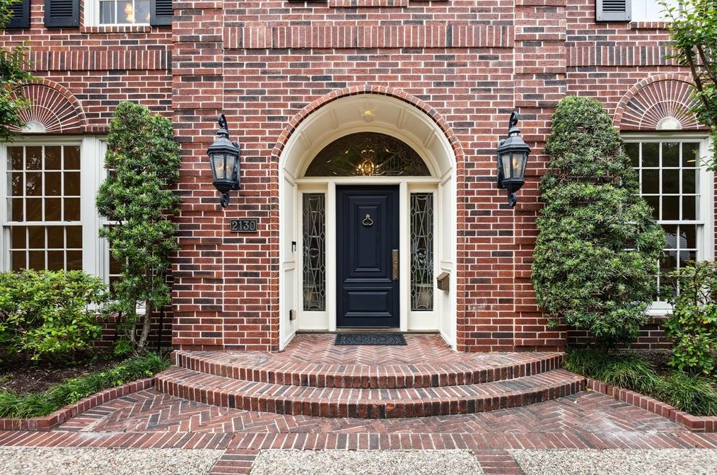 2130 Inwood Dr, Houston, TX 77019-3523
