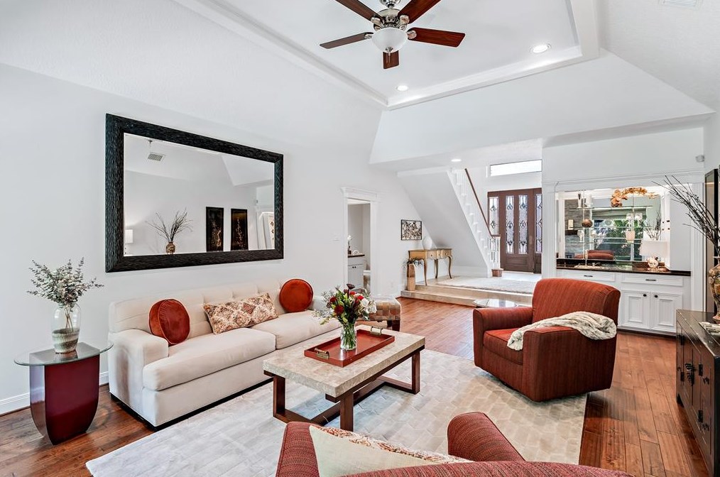 1250 Trce Dr, Houston TX  77077-2234 exterior