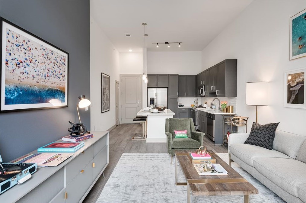 160 Birdsall St #2106, Houston, TX 77007