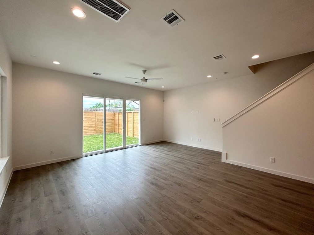 209 E 33rd St, Houston, TX 77018