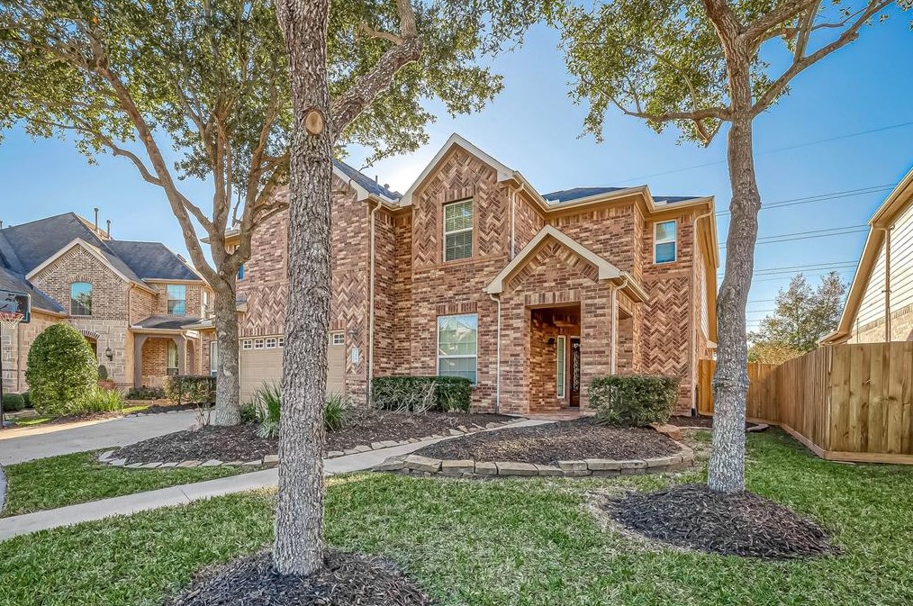 7530 Newbury Trl, Sugar Land, TX 77479