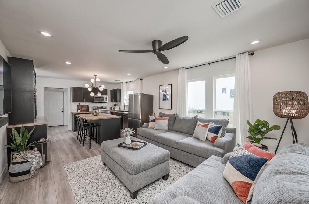 1001 40th St, Houston TX  77022-4741 exterior