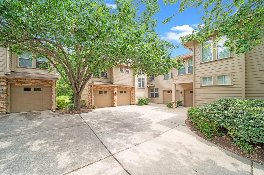 44 Stone Creek Pl, Spring, TX 77382-1074