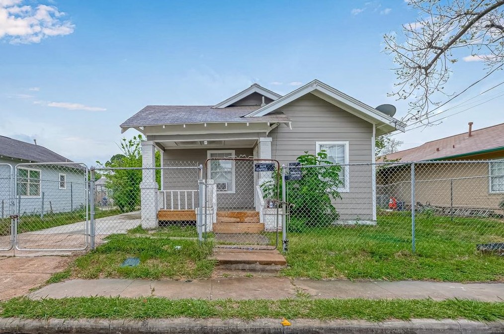 7410 Capitol St, Houston TX  77011-4727 exterior
