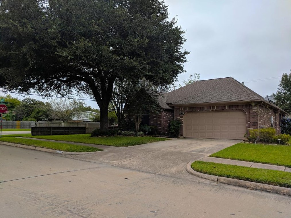 4911 Campbell Dr, Pearland, TX 77584