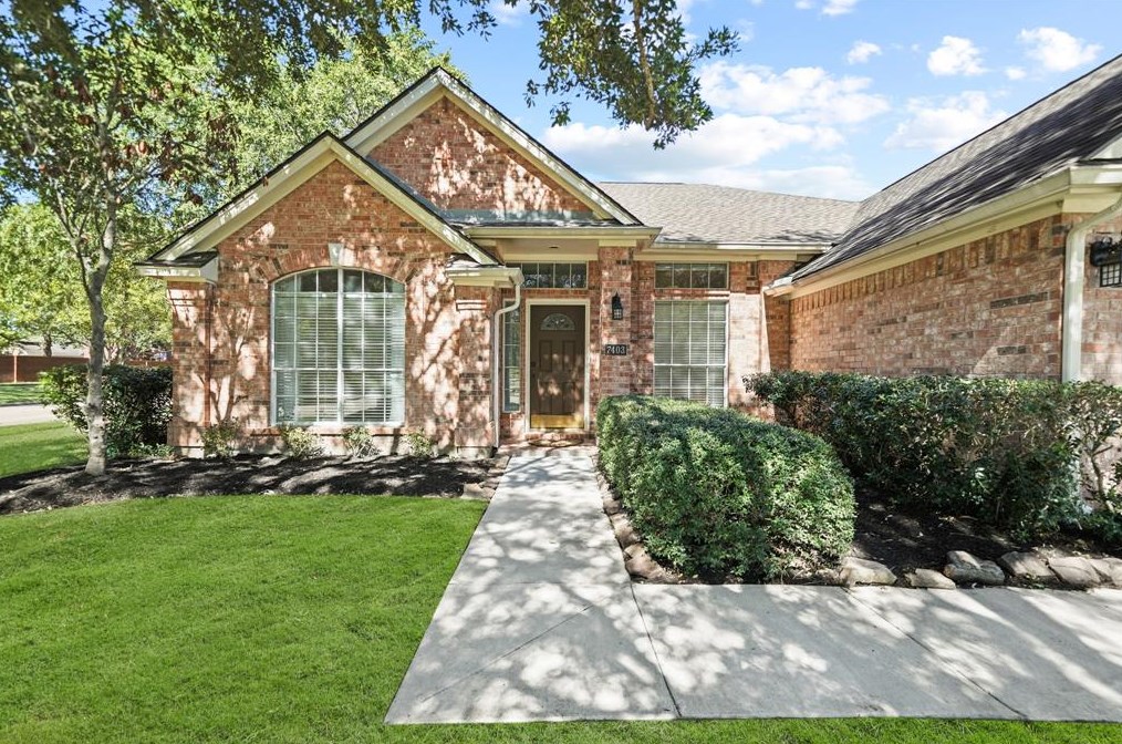 7403 Greatwood Grove Dr, Sugar Land, TX 77479-6298