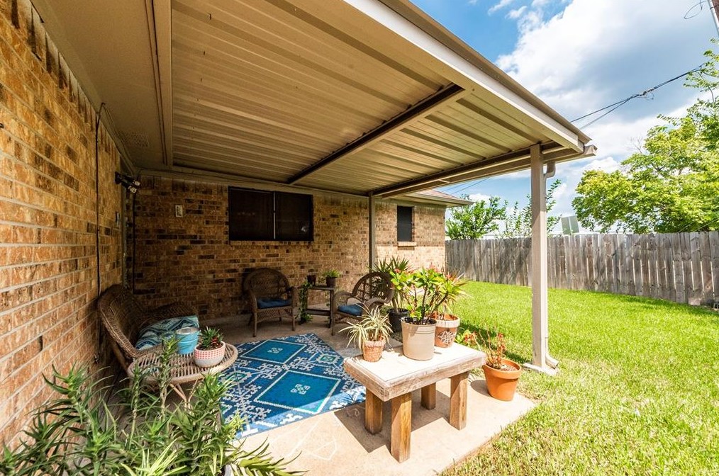 2111 Senate St, Pasadena TX 77502-5652 exterior