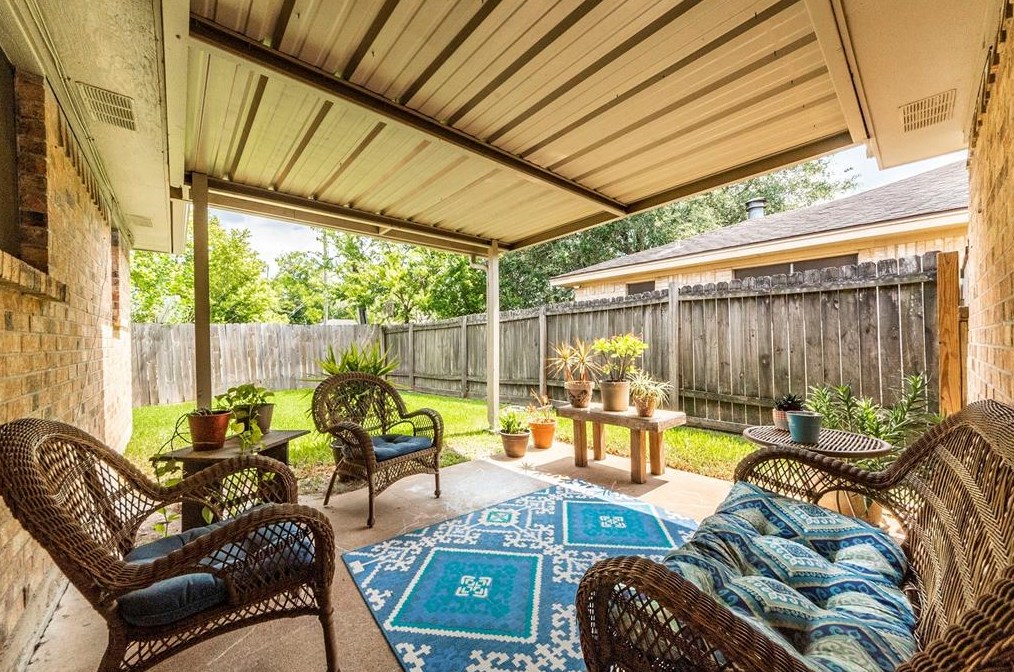 2111 Senate St, Pasadena TX 77502-5652 exterior