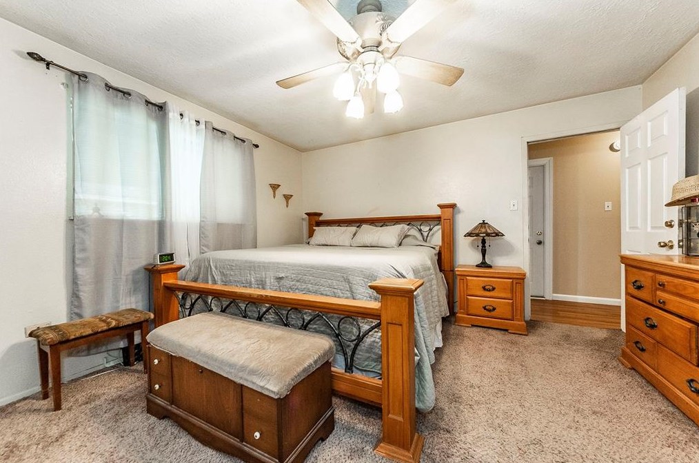 2111 Senate St, Pasadena TX 77502-5652 exterior