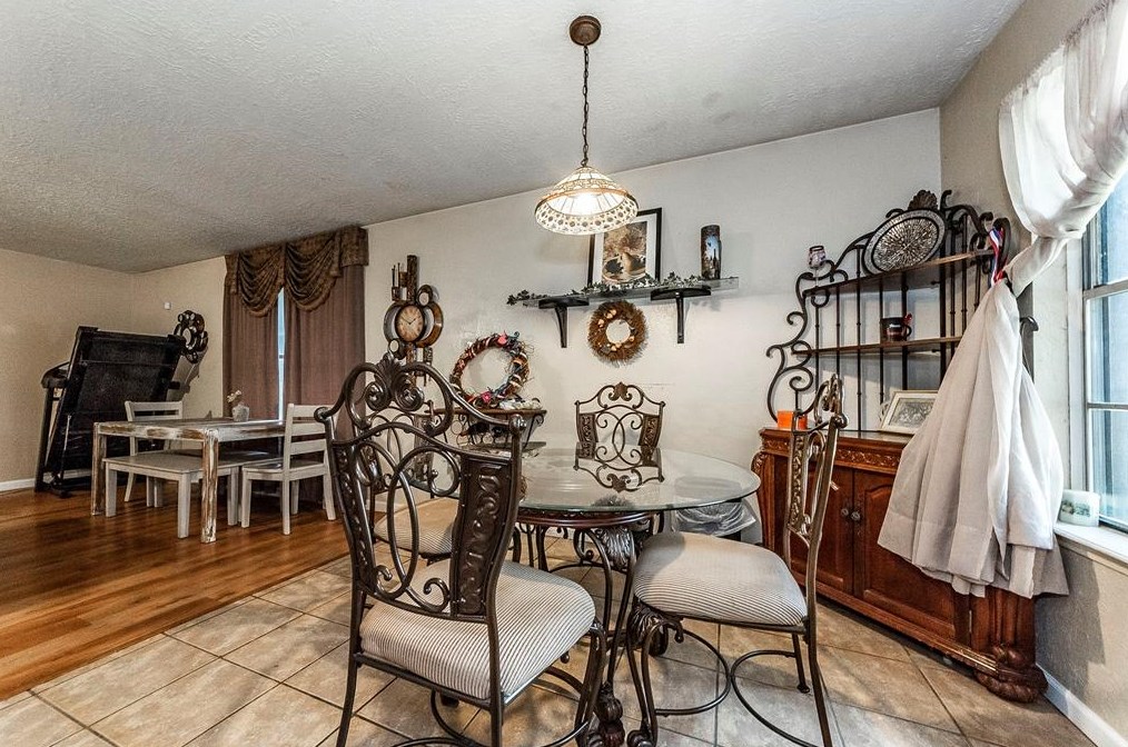 2111 Senate St, Pasadena TX 77502-5652 exterior