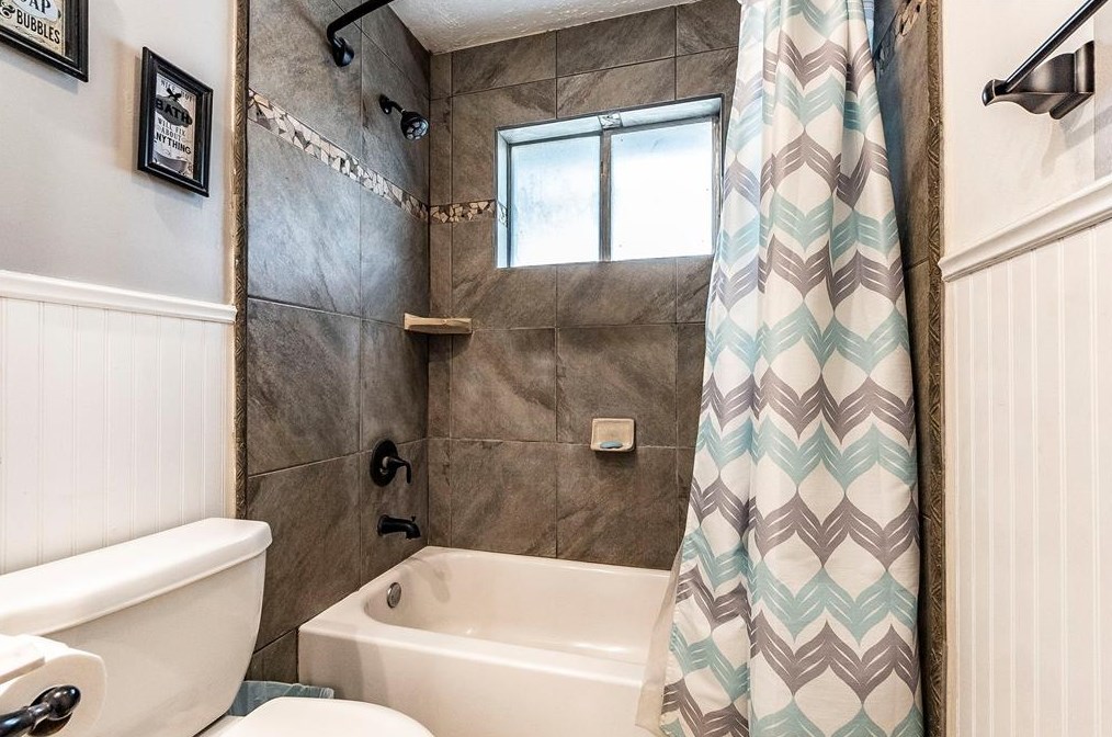 2111 Senate St, Pasadena TX 77502-5652 exterior