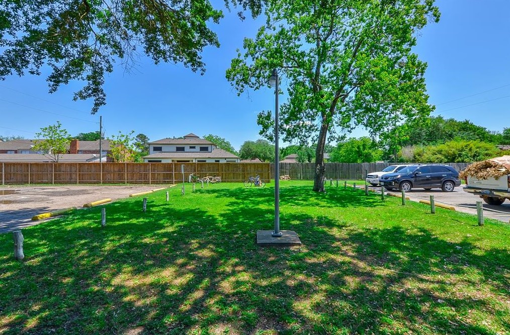1518 East Ave #103, Katy, TX 77493