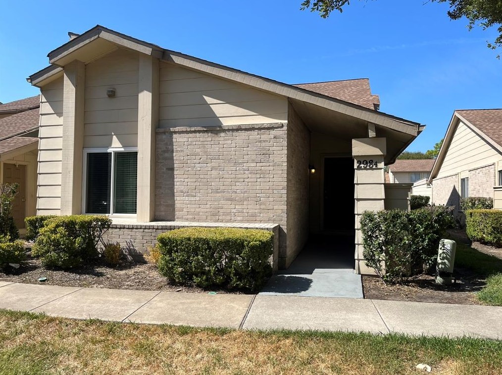 2984 Meadowgrass Ln, Houston, TX 19195-1802