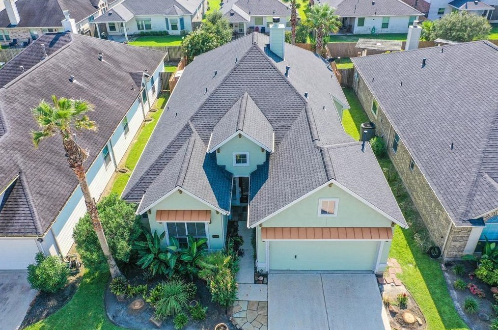 5038 Gulf Stream Ln, Bacliff, TX 77518-2092