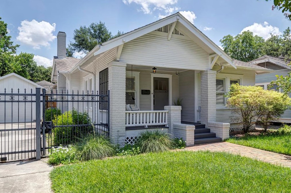 4628 Oak Ridge St, Houston, TX 77009-4423