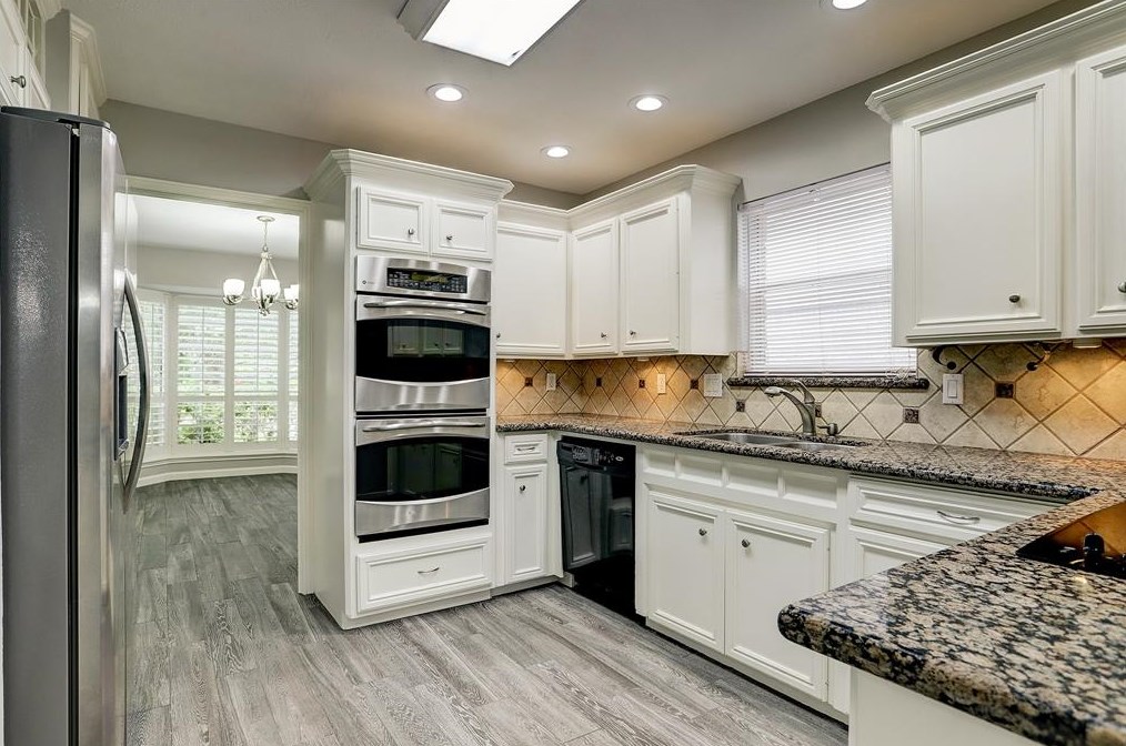 1146 Bethlehem St, Houston, TX 77018