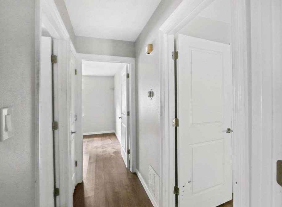 5526 Loch Lomond Dr, Houston TX  77096-2941 exterior