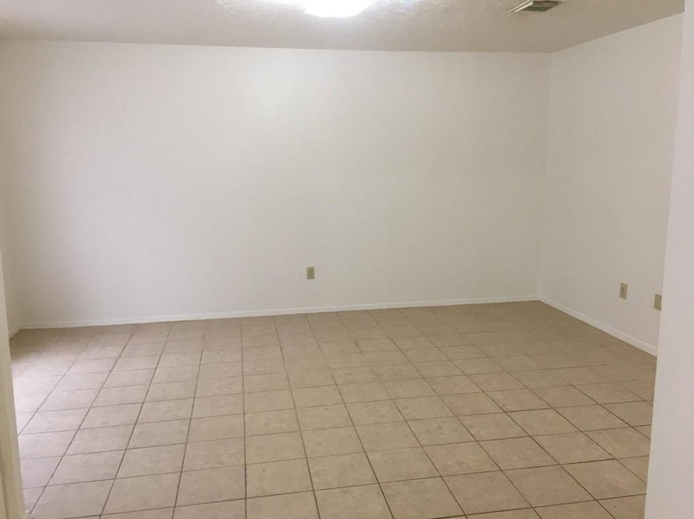 9 Capewood Ct, Spring TX  77381-2606 exterior