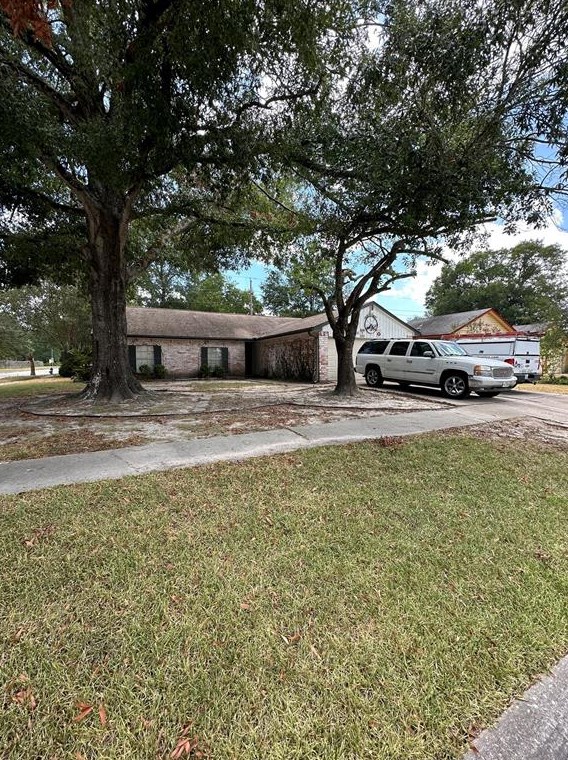 6038 Knotty Post Ln, Spring, TX 77373