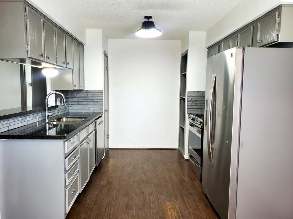 6015 Acorn St, Houston TX  77092-3311 exterior