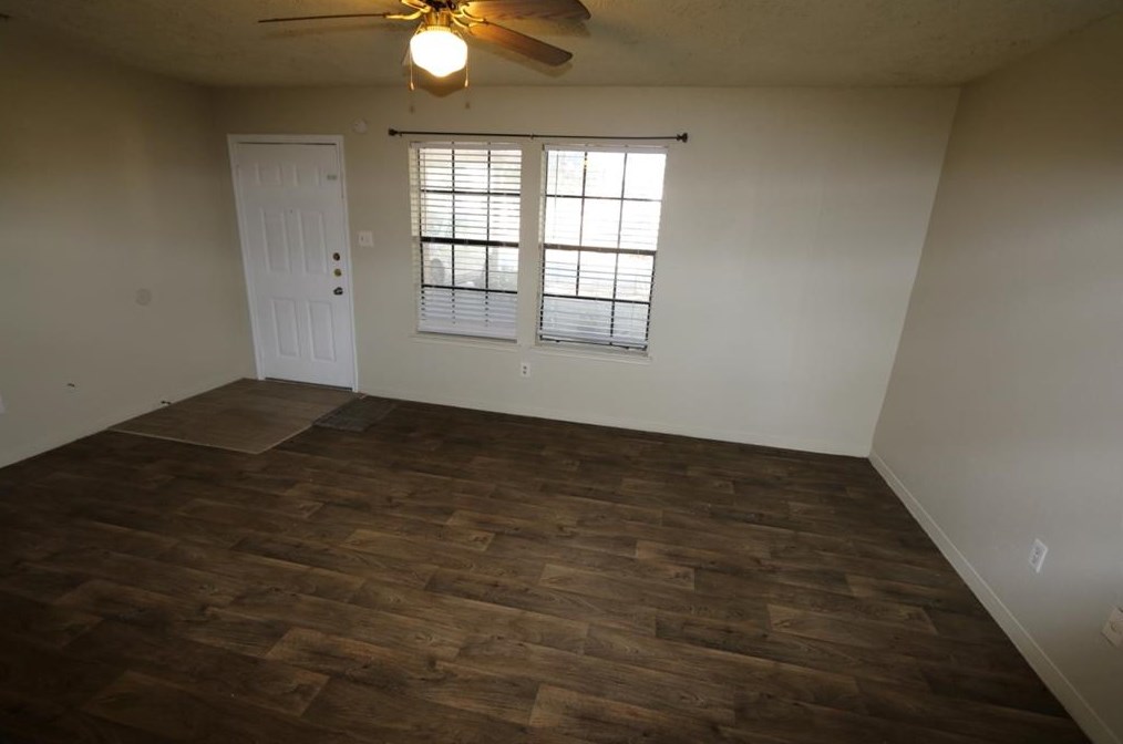 10105 Spring Place Dr, Houston, TX 77070