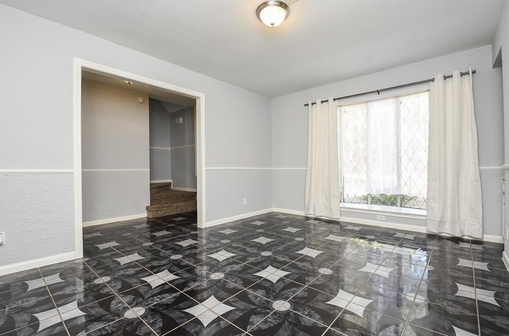 4811 Shatner Dr, Houston TX  77066-2661 exterior