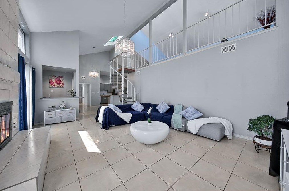 4250 Sun Mdw Dr, Houston TX  77072-1452 exterior