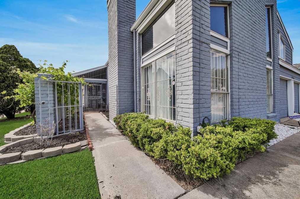 4250 Sun Meadow Dr, Houston TX  77072-1455 exterior