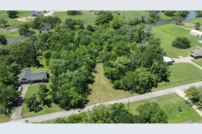 1126 Bronco Trail, Angleton, TX 77515 - Photo 2