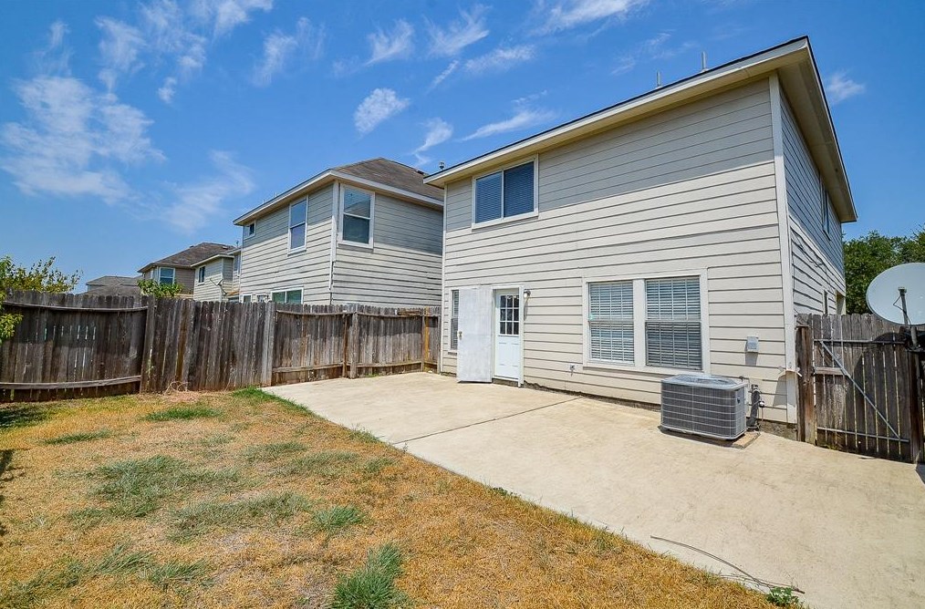 12551 Ashford Riv, Houston TX  77072-5663 exterior