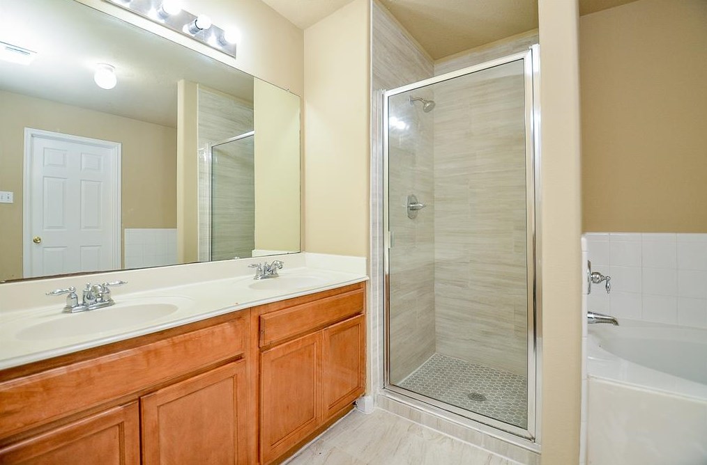 12551 Ashford Riv, Houston TX  77072-5663 exterior