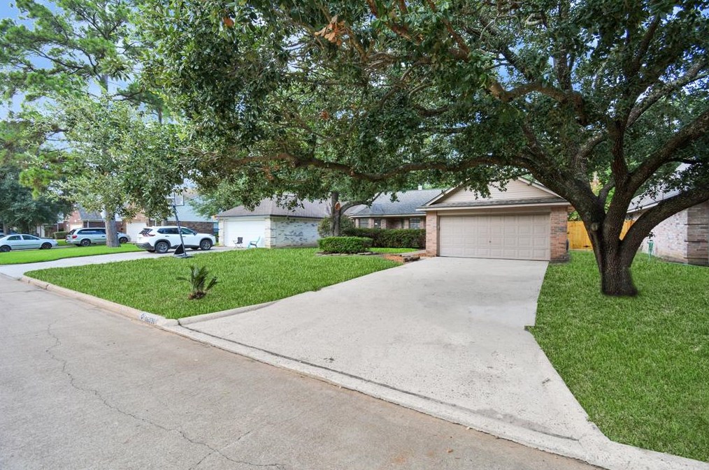 16031 Hollow Rock Dr, Houston, TX 77070
