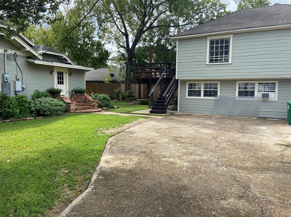1025 Beverly St, Houston, TX 77008