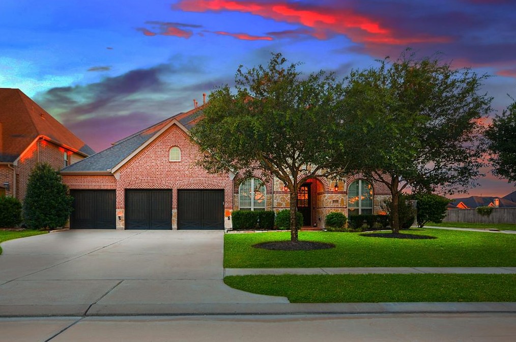 27827 Walsh Crossing Dr, Katy, TX 77494-1749