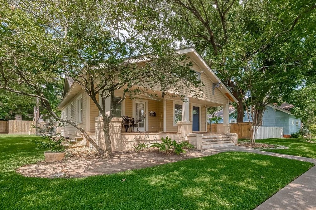 122 Venice St, Sugar Land, TX 77478