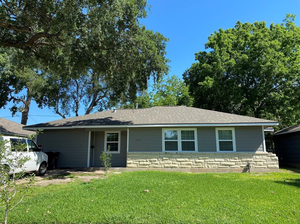 1415 Regal St, Houston, TX 77034-1025
