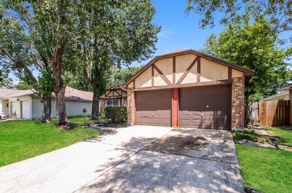 20410 Oak Limb Ct, Humble, TX 77338-2700