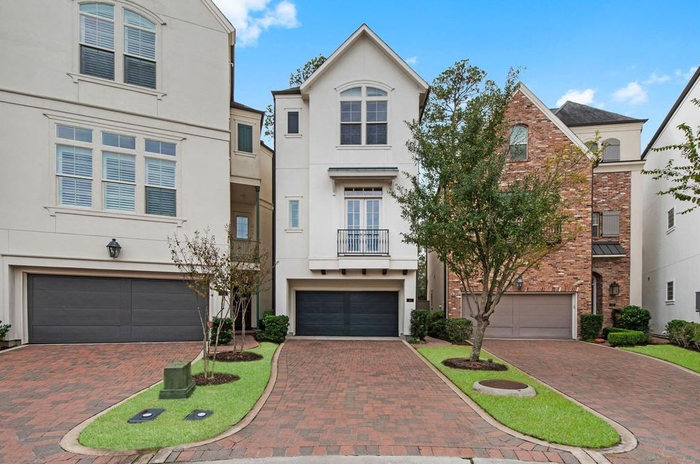 22 Wooded Park Pl, Spring, TX 77380-2490