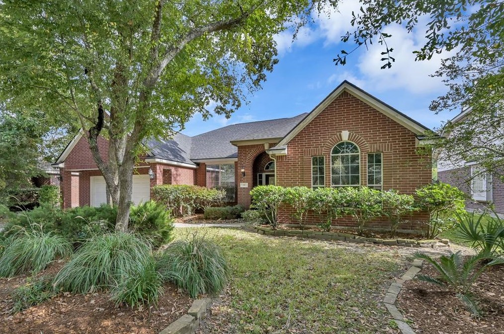 18 Ginger Springs Pl, Conroe, TX 77385
