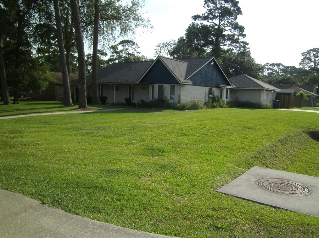 7302 Cotton Wood Dr, Baytown, TX 77521