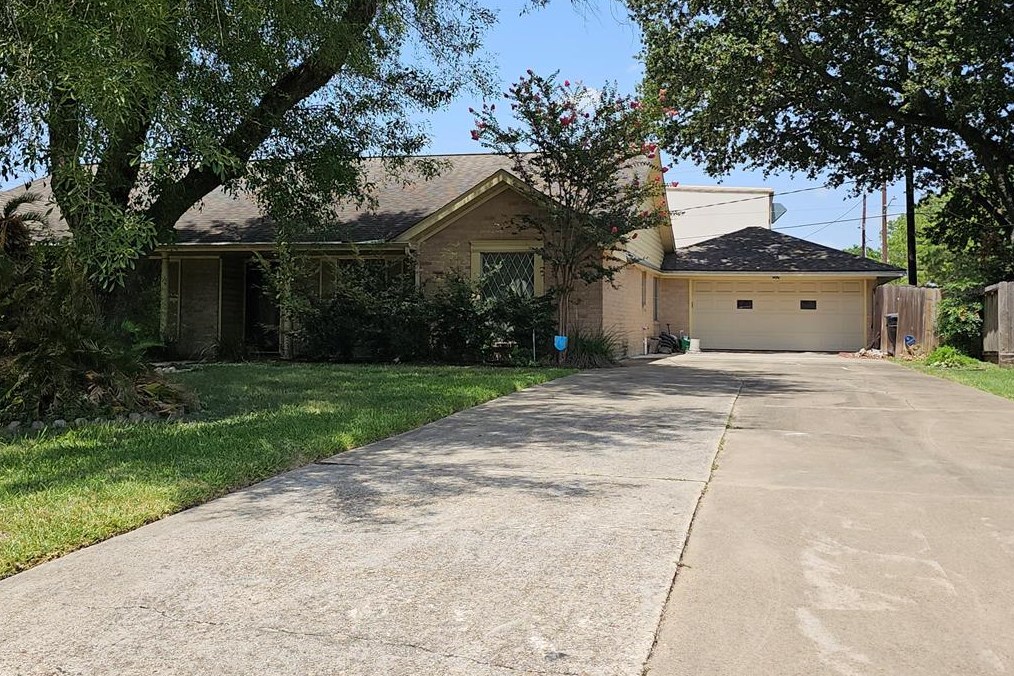 7314 Ridge Oak Dr, Houston, TX 77088-5326