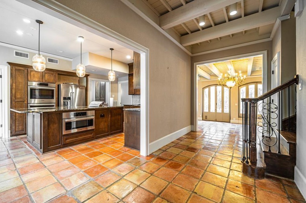 14 Woodstone St, Houston, TX 77024