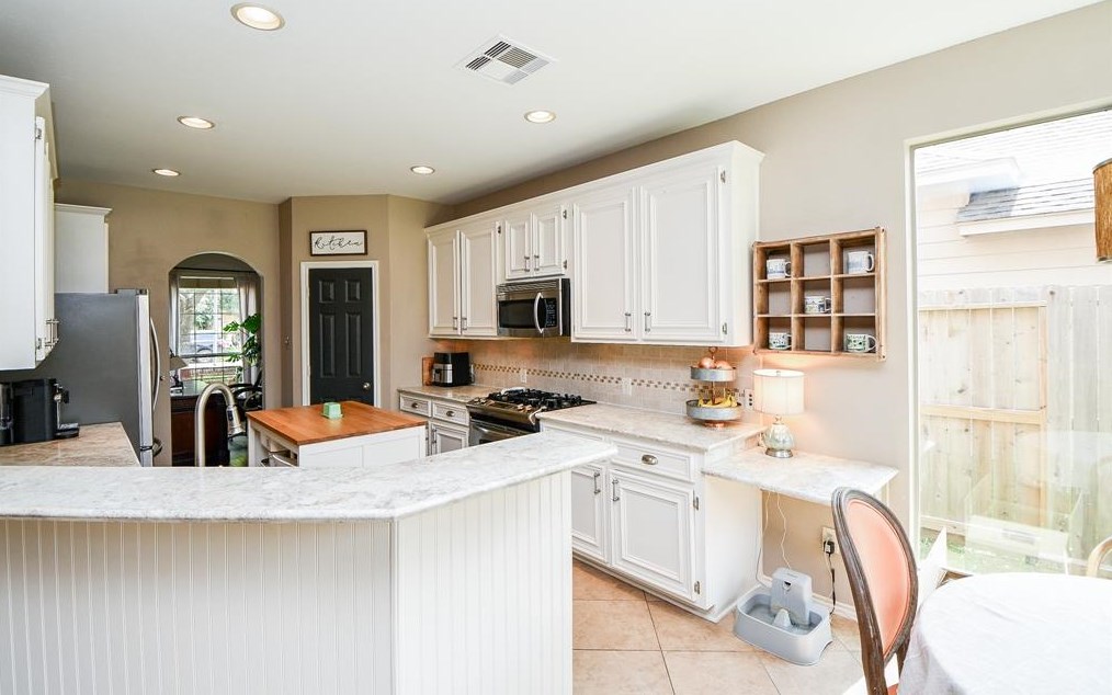 5526 Walnut Gln Ln, Richmond TX 77471-2681 exterior