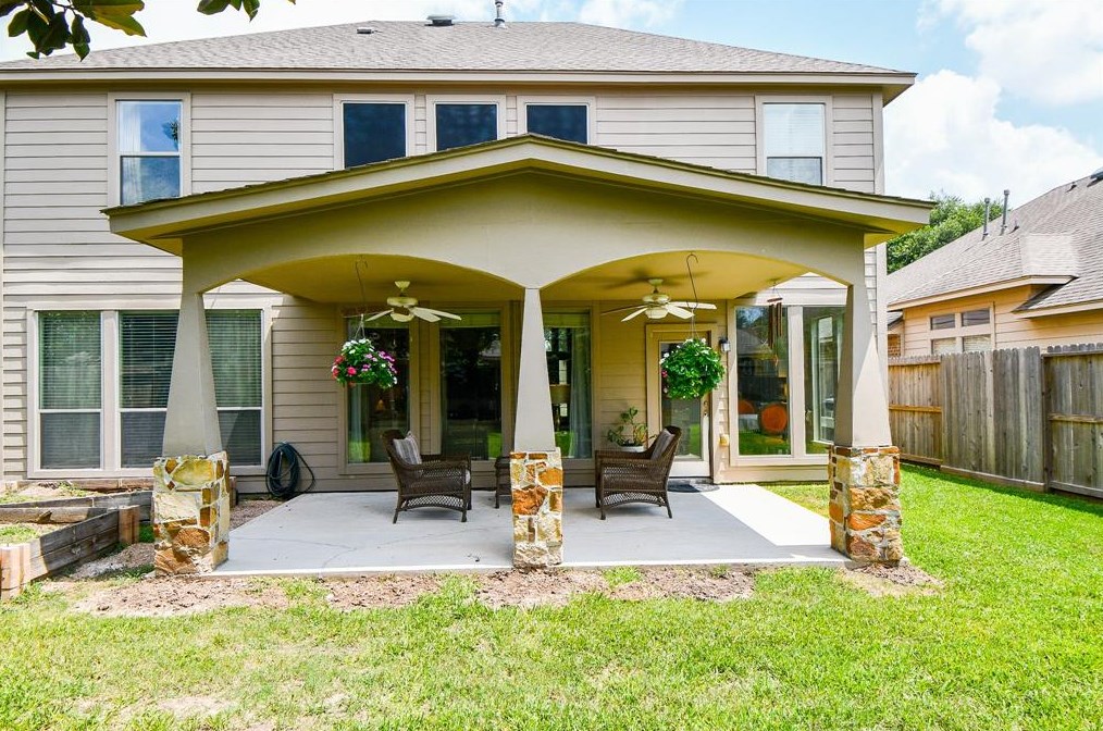 5526 Walnut Gln Ln, Richmond TX 77471-2681 exterior