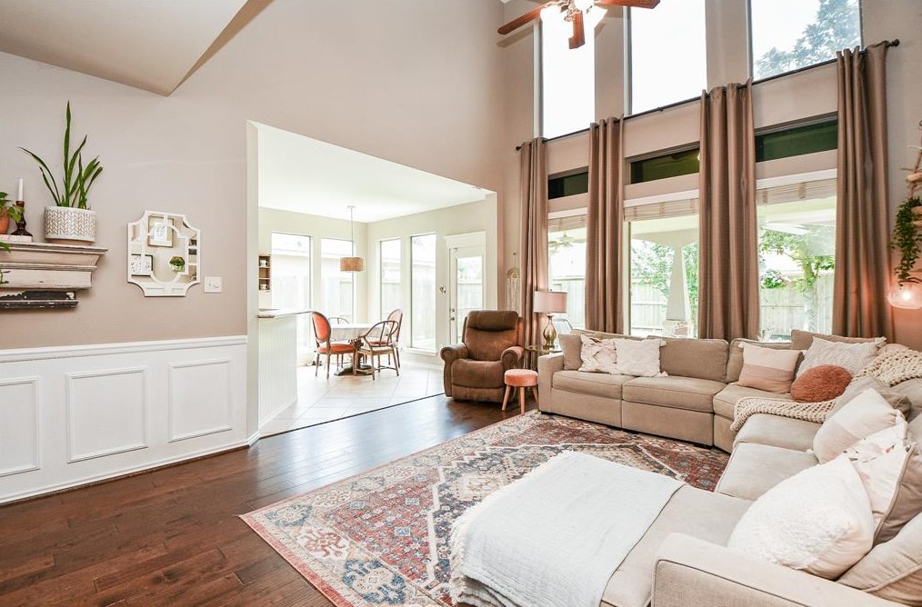 5526 Walnut Gln Ln, Richmond TX 77471-2681 exterior